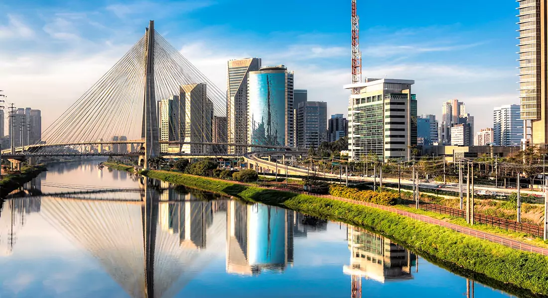 Vista da Marginal Pinheiros para Espaço de Coworking em São Paulo